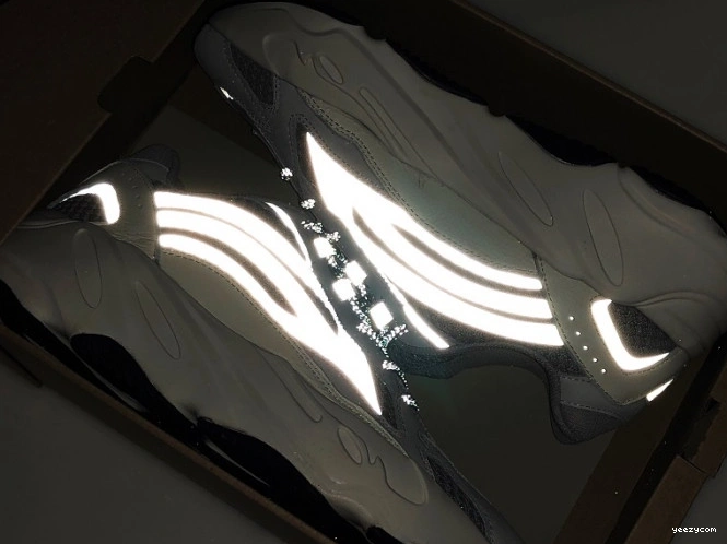EF2829 Adidas Static Yeezy 700 V2 Boost 0813